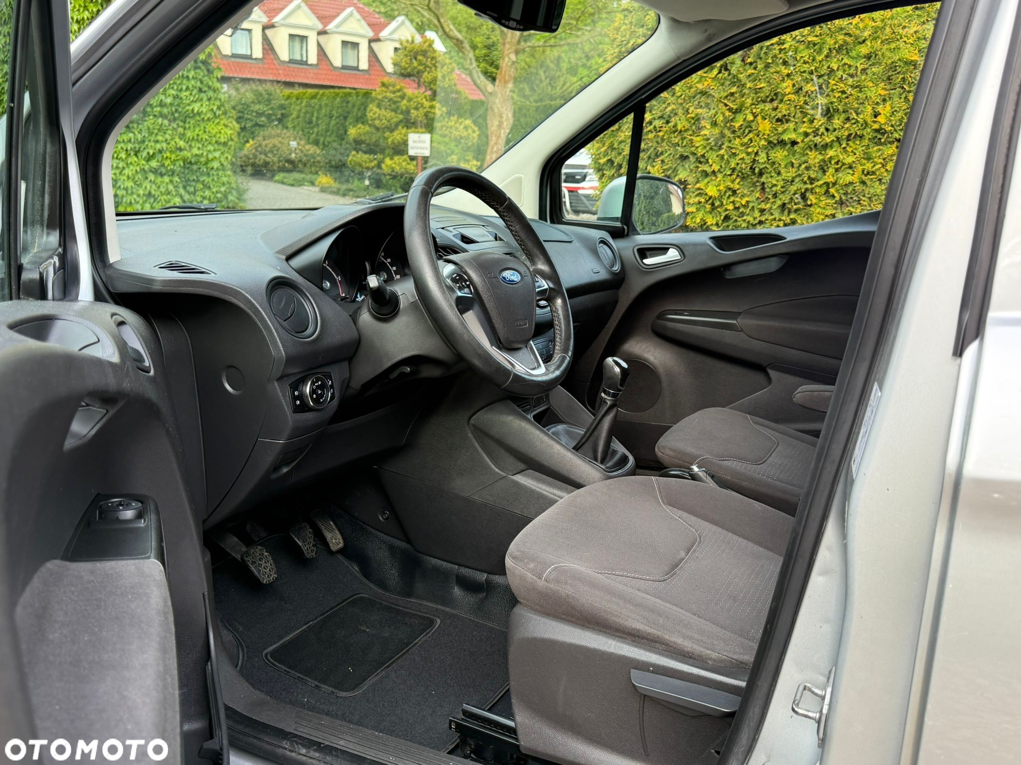 Ford Transit Courier - 7