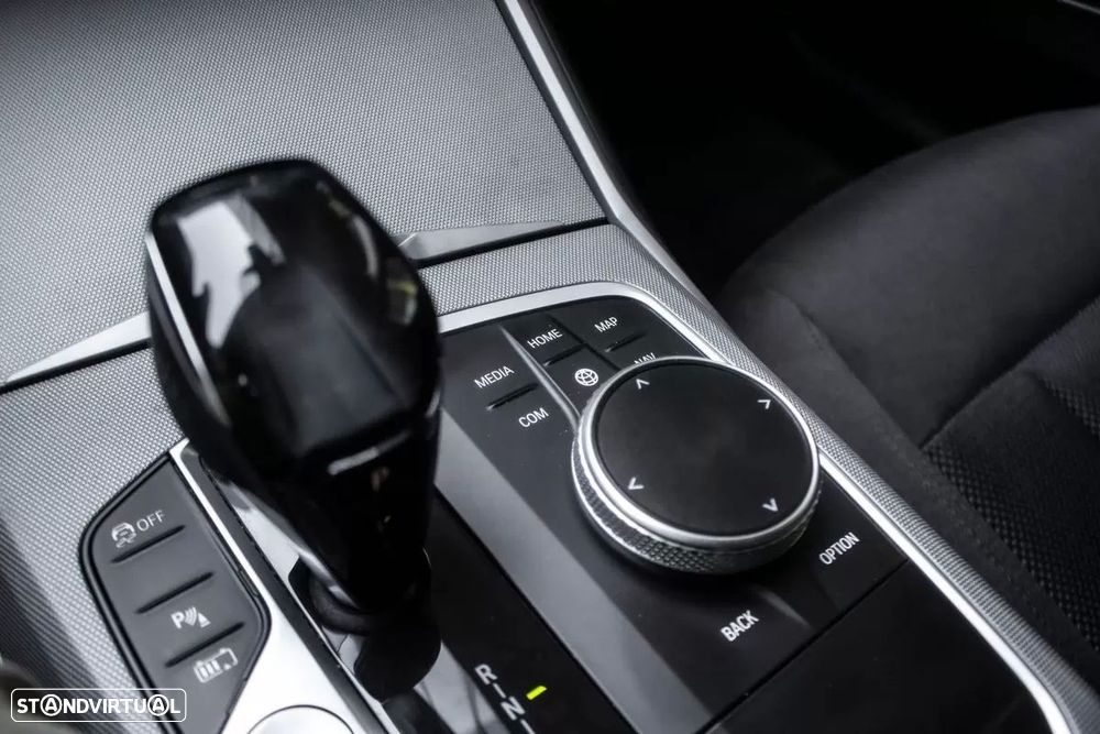 BMW 330 e Line Luxury Auto - 19
