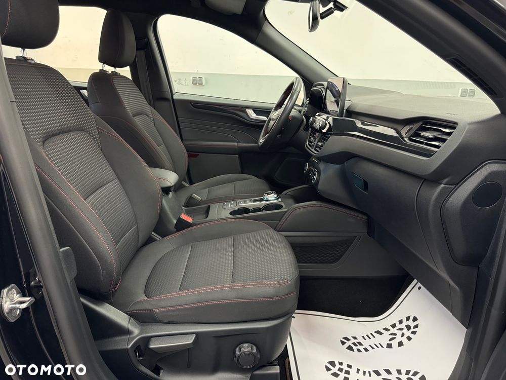 Ford Kuga 2.5 Duratec PHEV ST-LINE - 31