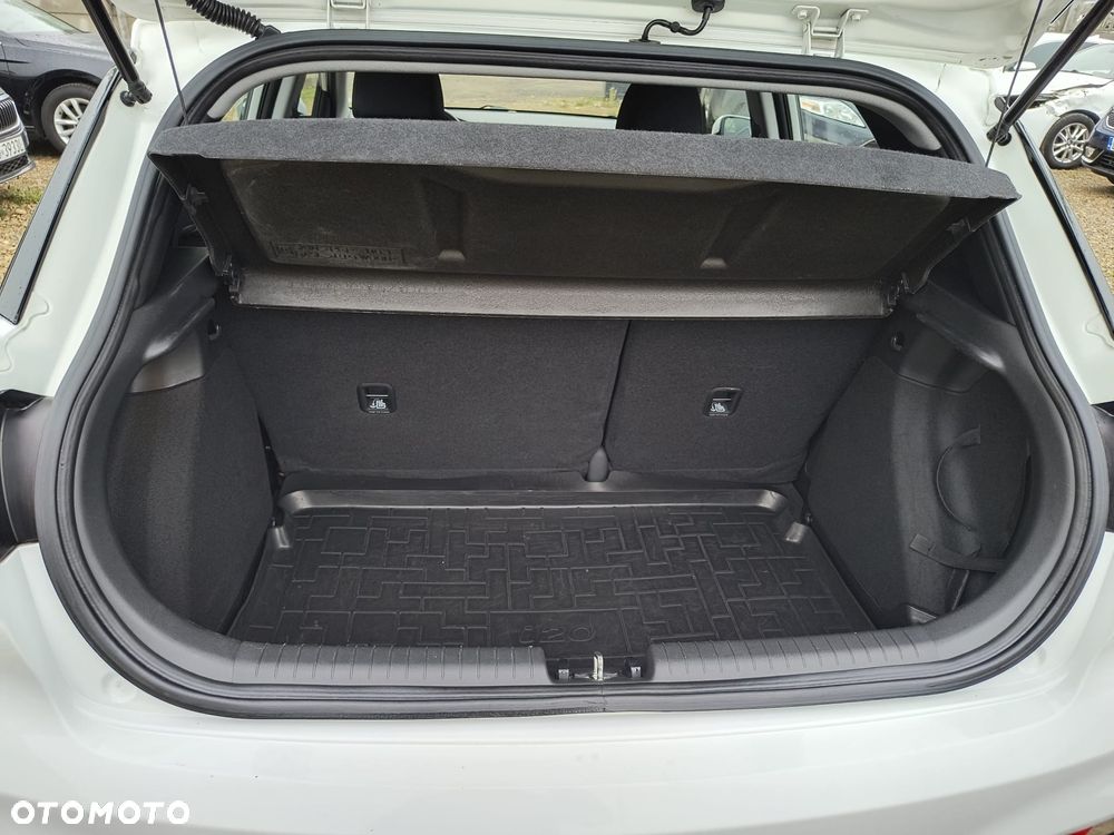 Hyundai i20 - 10