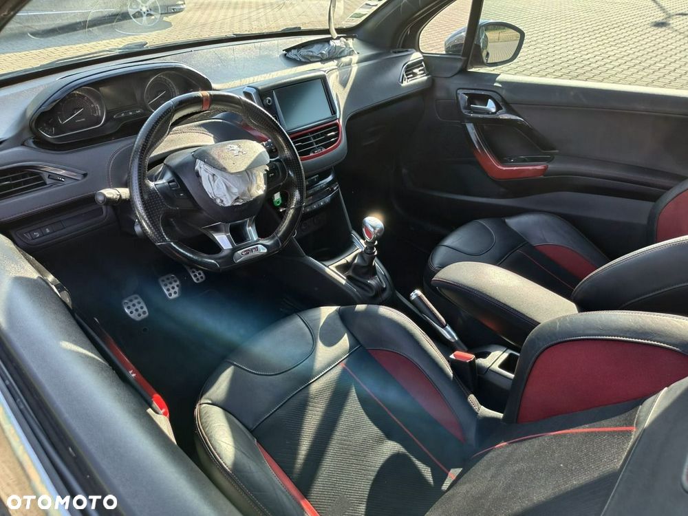 Peugeot 208 - 9