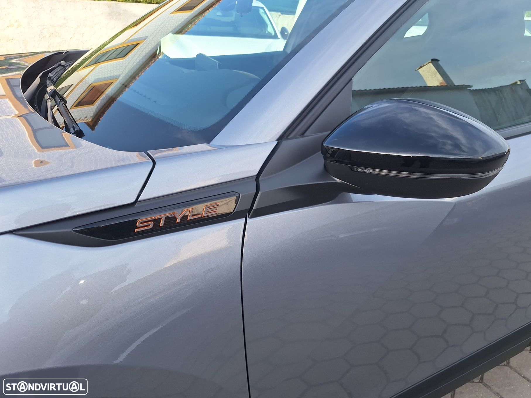 Peugeot e-2008 54 kWh SE Style - 13