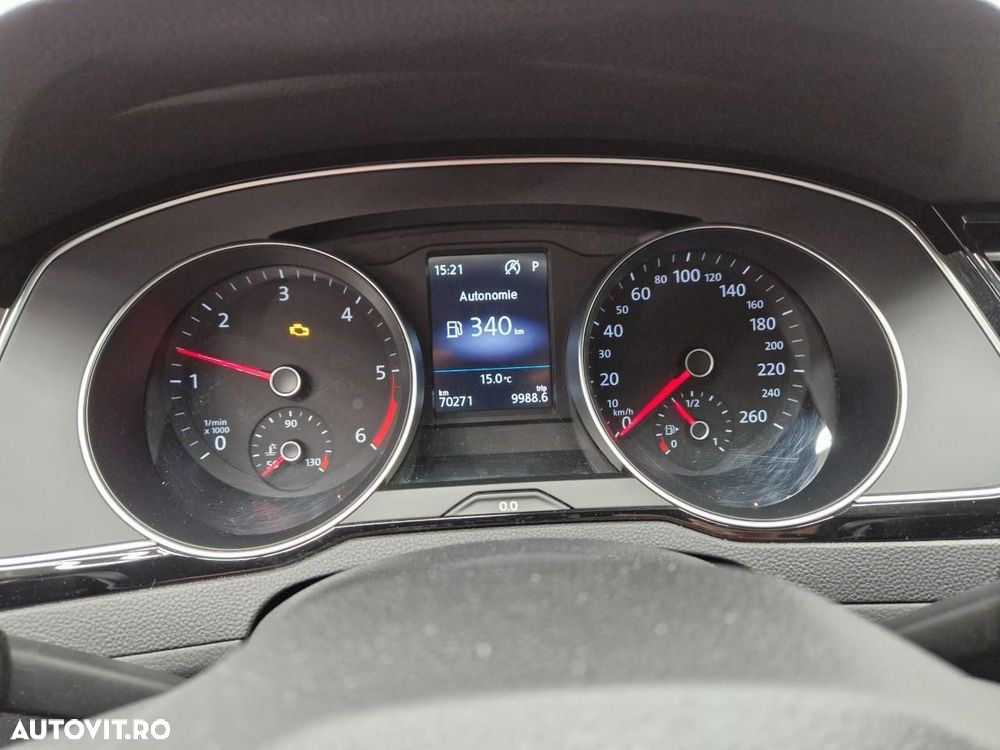 Volkswagen Passat - 8
