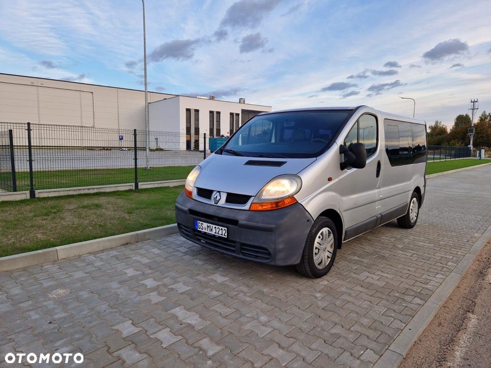 Renault TRAFIC - 1