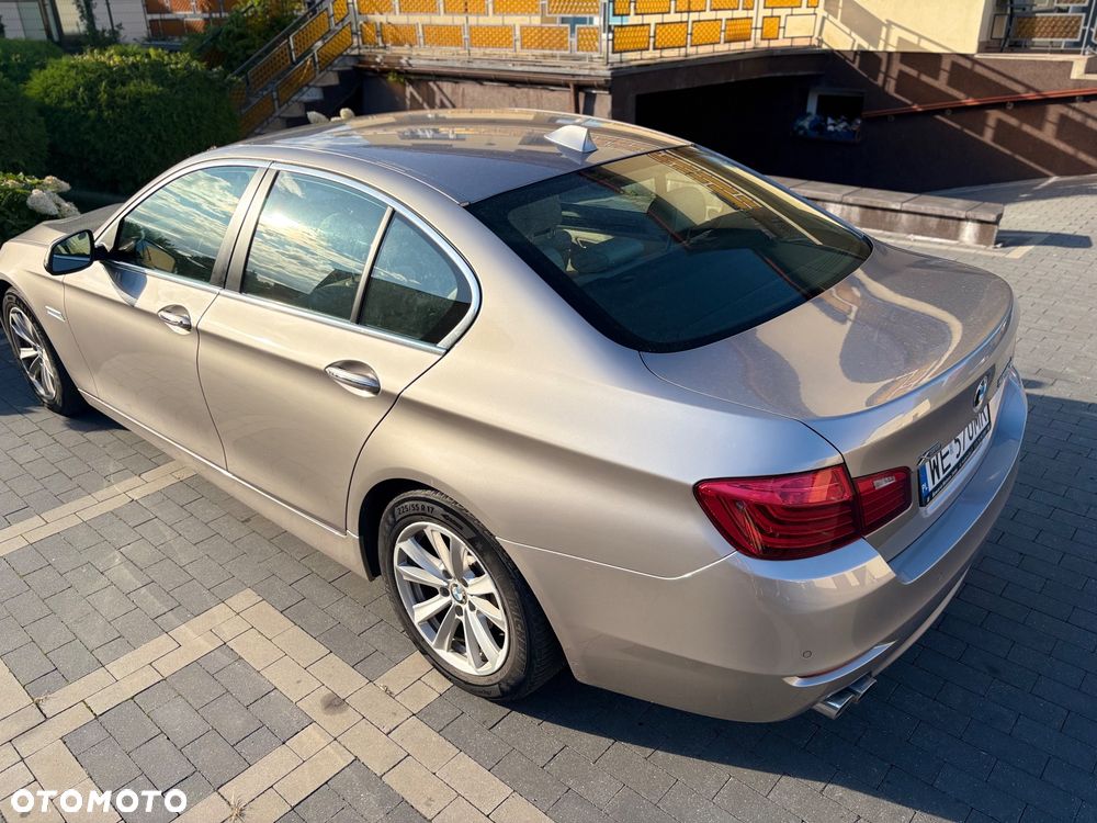 BMW Seria 5 525d xDrive - 3