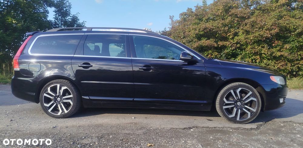 Volvo V70 D3 R-Design - 1