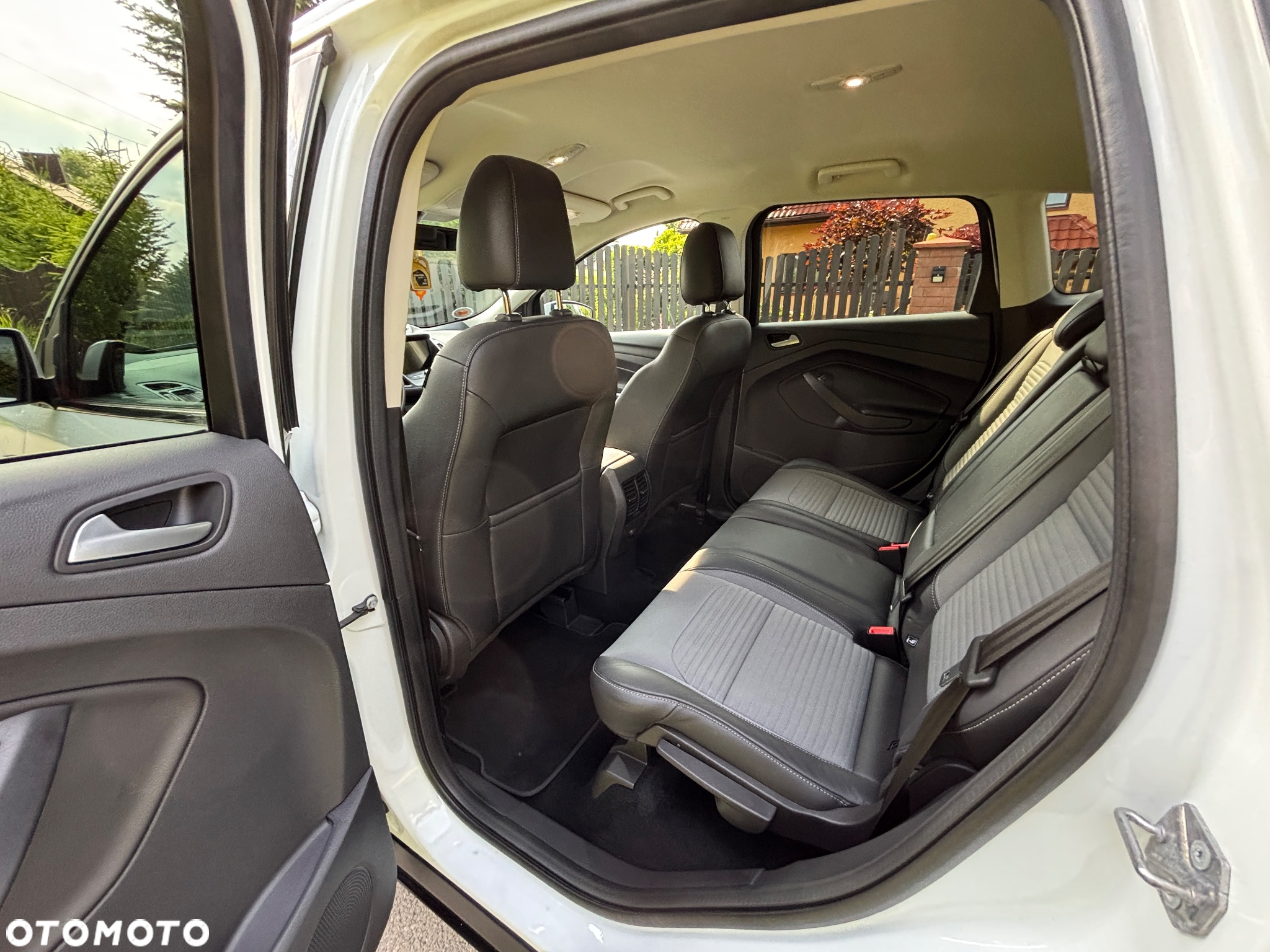Ford Kuga 1.5 EcoBoost 2x4 Titanium - 17