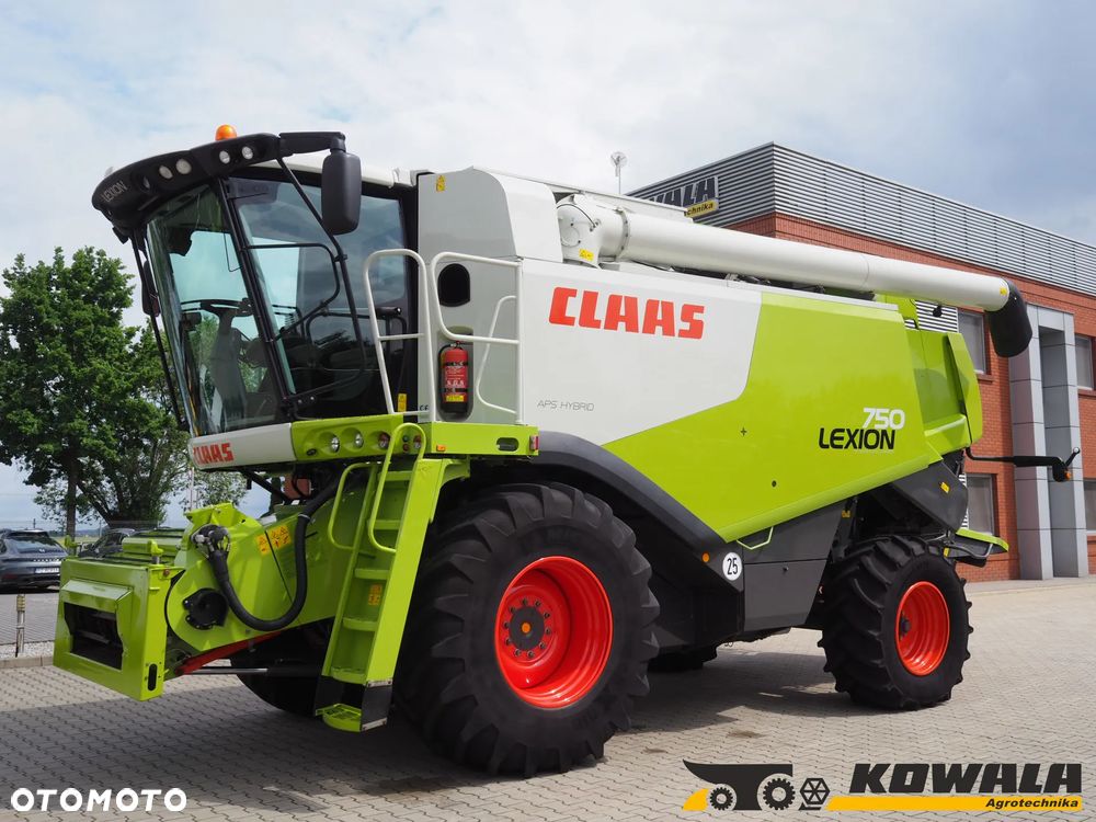 Claas Lexion 750 + V750 - 2