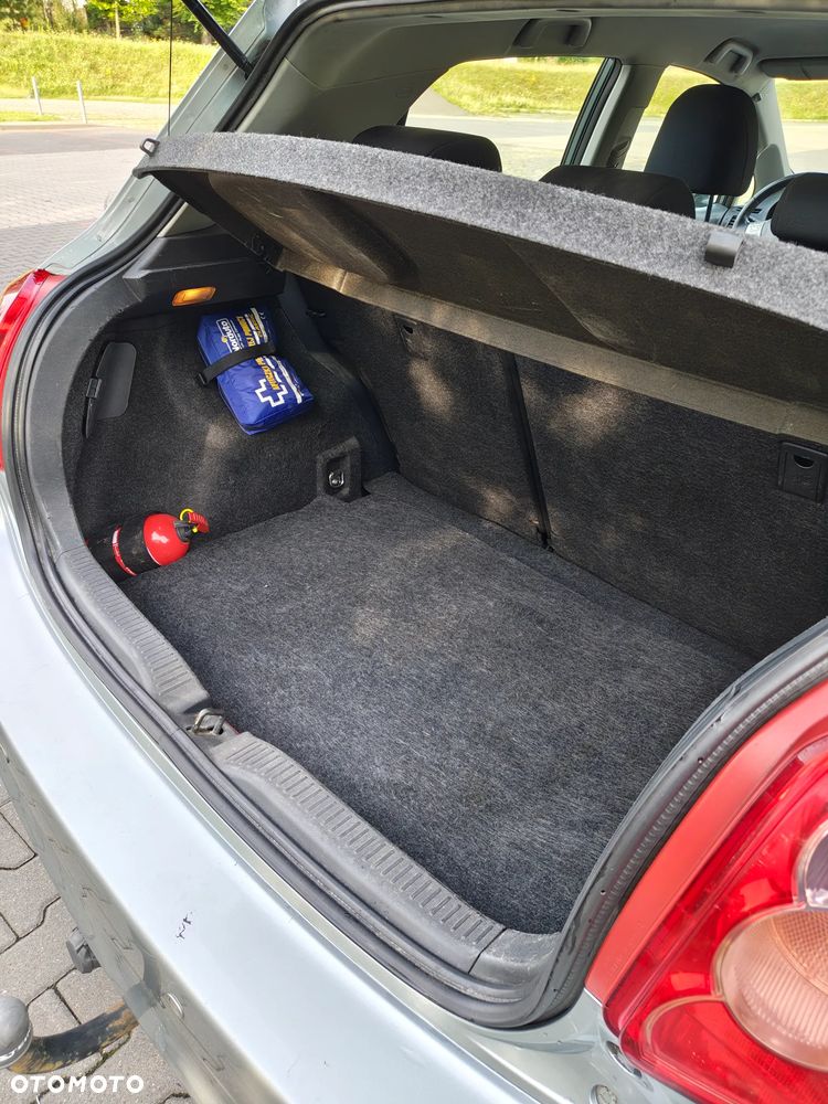 Toyota Auris 1.6 Sol - 17