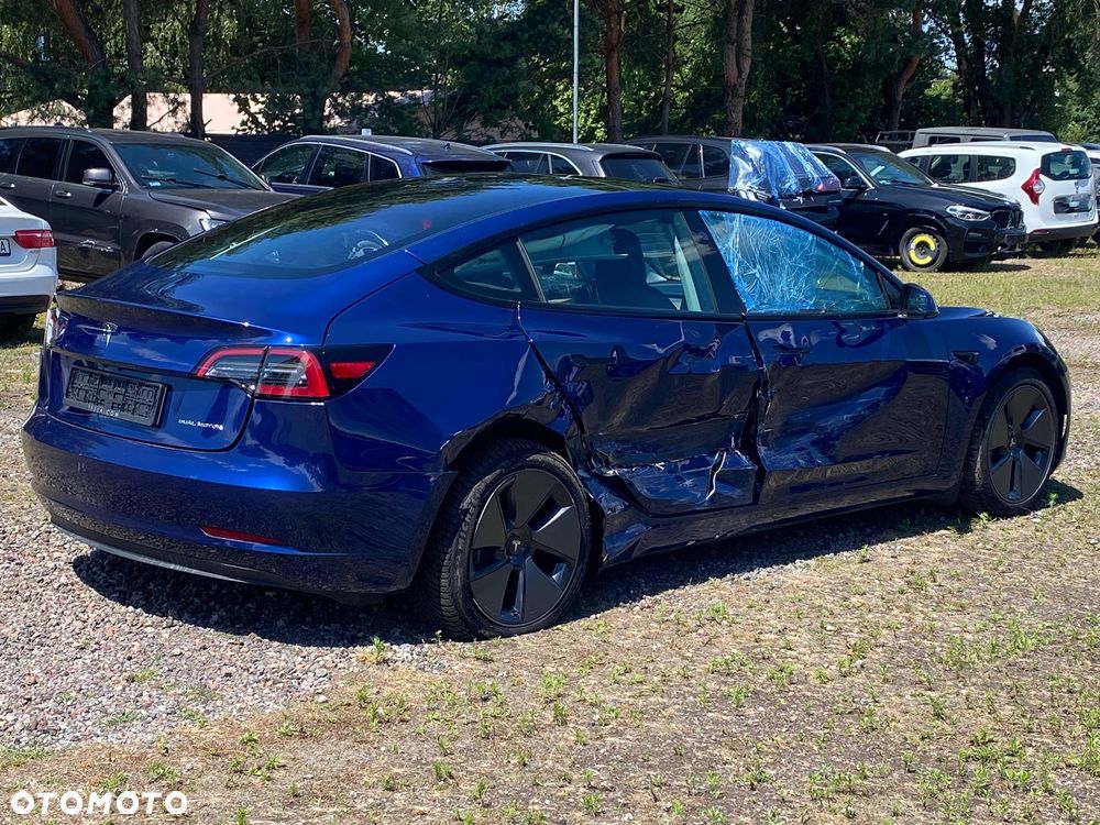 Tesla Model 3 - 7