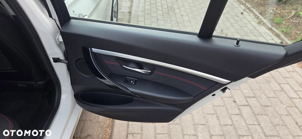 BMW Seria 3 318d Sport Line - 15
