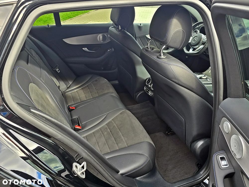 Mercedes-Benz Klasa C 300 4Matic 9G-TRONIC Night Edition - 18