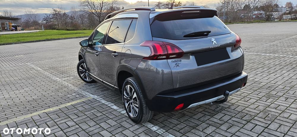 Peugeot 2008 1.6 BlueHDi Allure S&S - 2