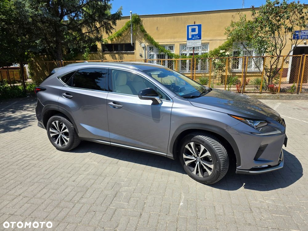 Lexus NX 300 F Impression AWD - 2