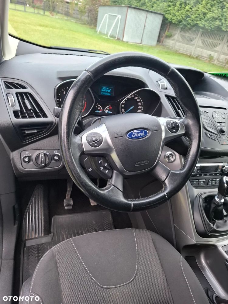 Ford Kuga 2.0 TDCi AWD ST-Line - 11