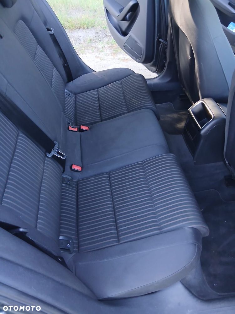 Audi A4 Limousine - 10