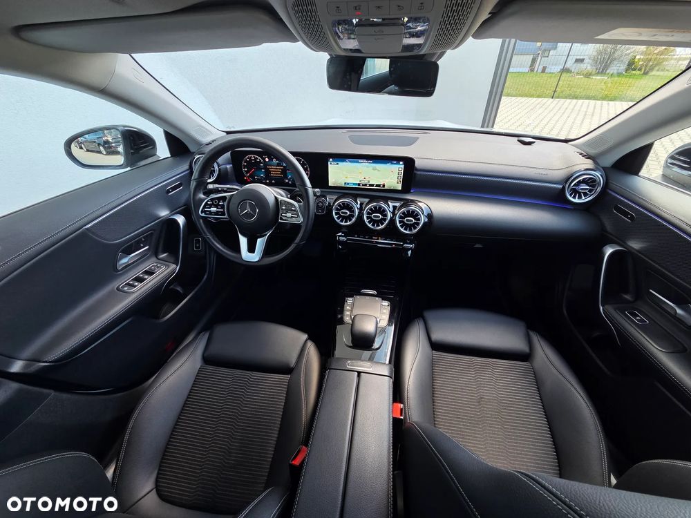Mercedes-Benz CLA - 13