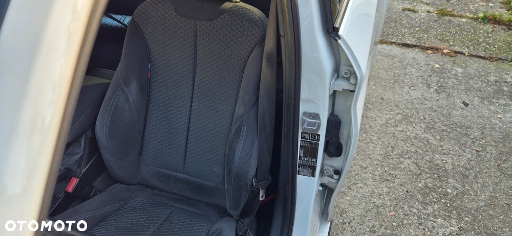BMW Seria 1 118d Sport Line - 23