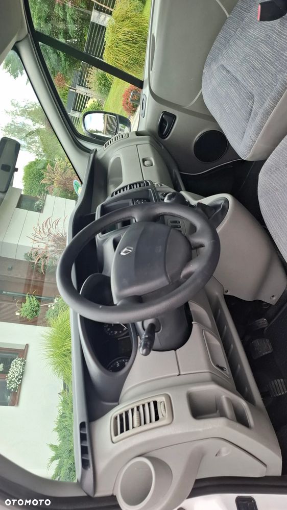 Renault Trafic - 18