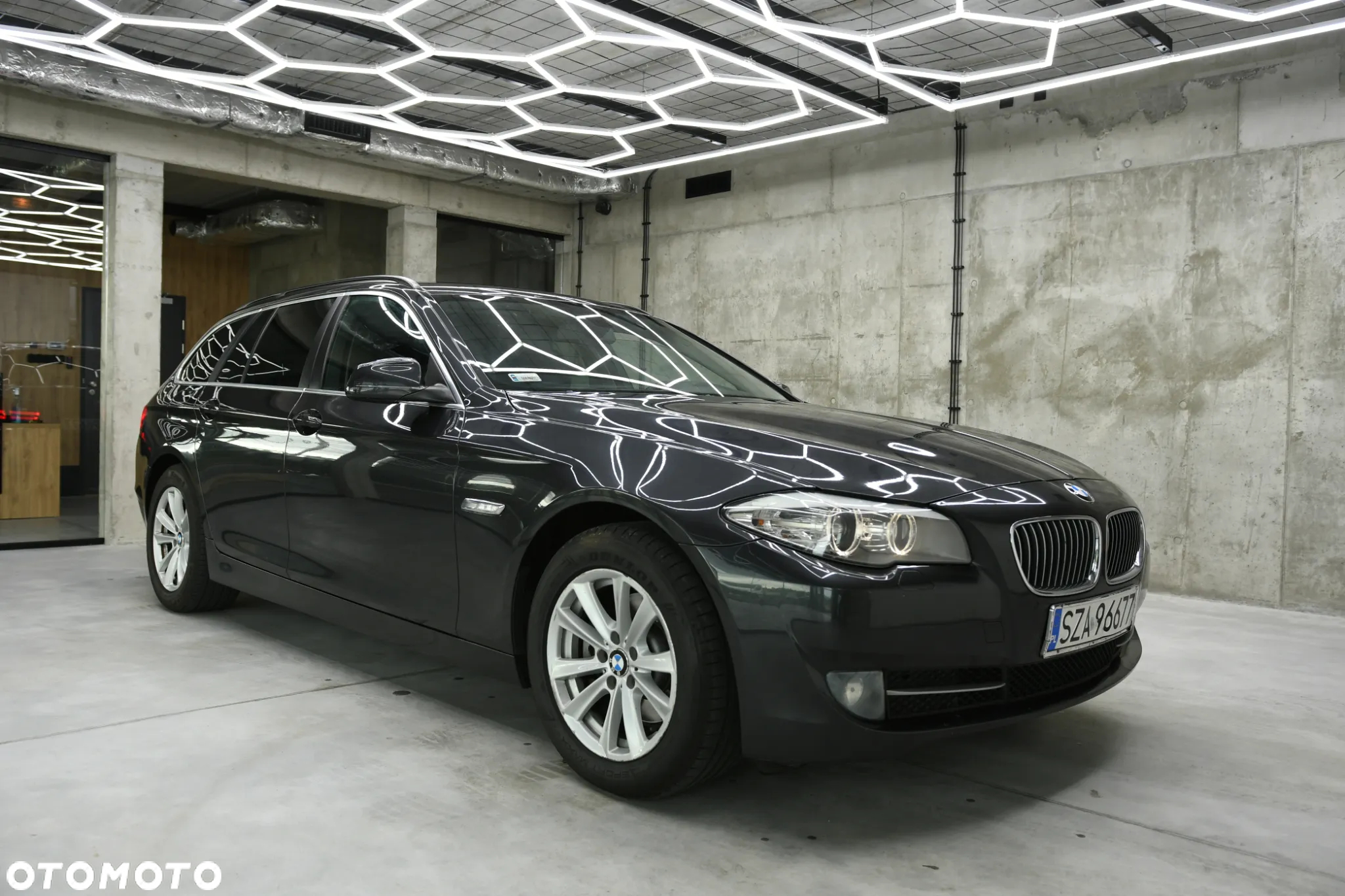 BMW Seria 5 525d - 6