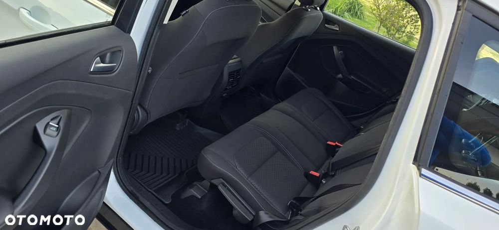Ford Kuga 1.5 EcoBoost 2x4 Titanium - 22