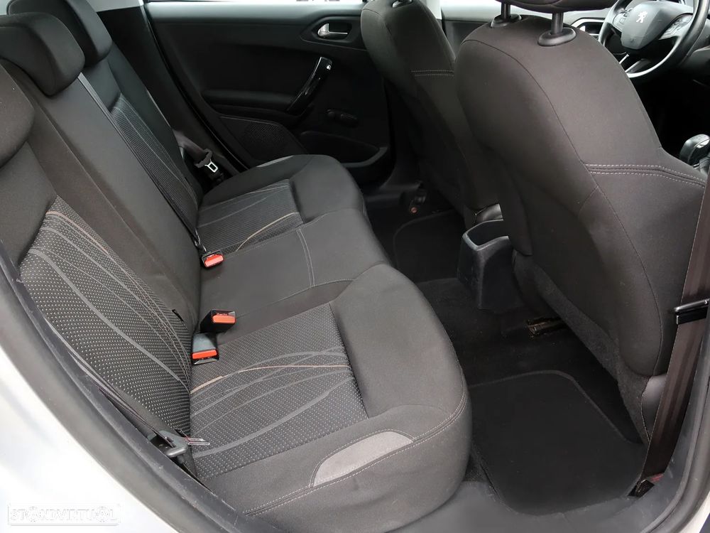 Peugeot 208 HDi 68 Access - 14