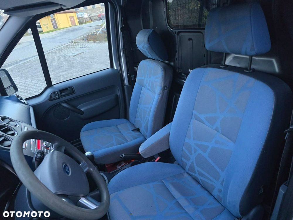 Ford Transit Connect - 23