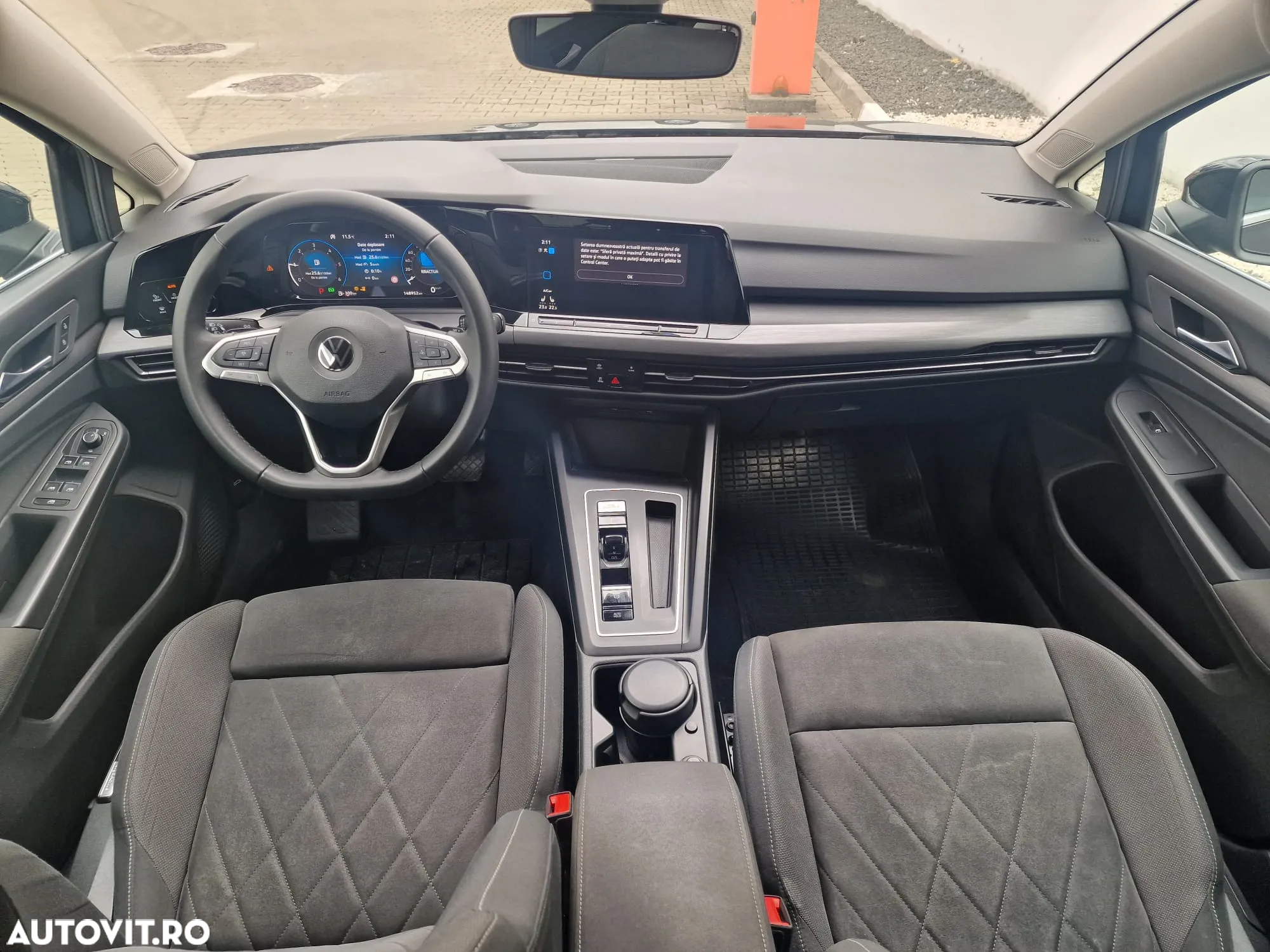 Volkswagen Golf - 8