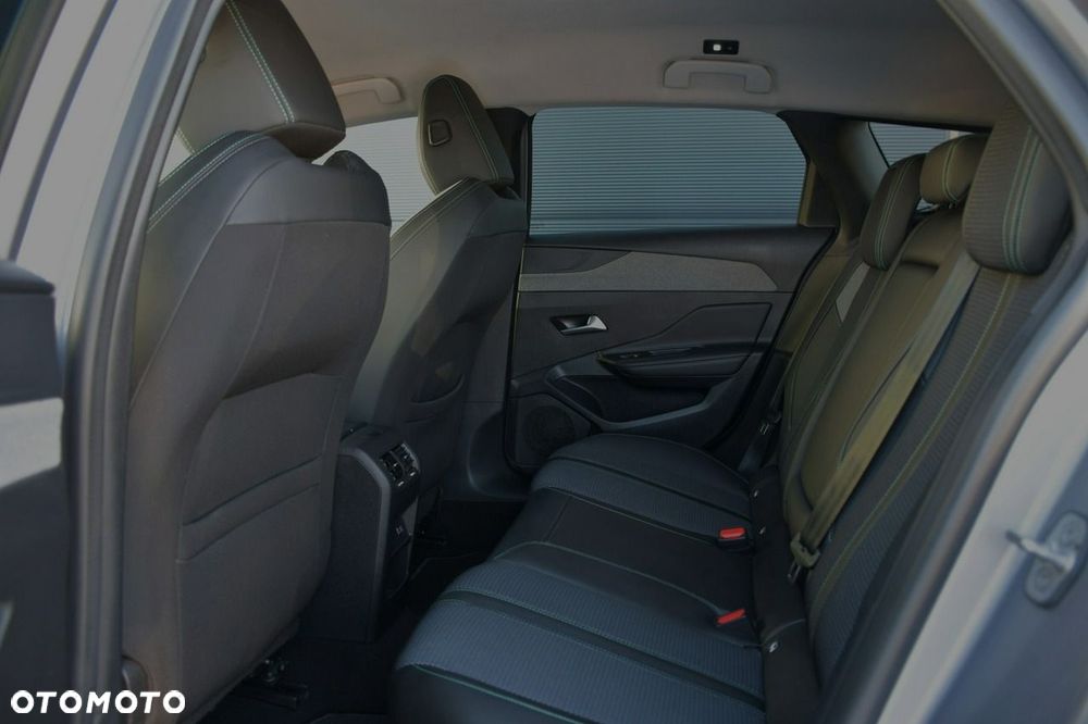 Peugeot 308 1.6 Hybrid PHEV Allure Pack EAT8 - 16