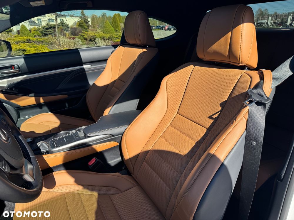 Lexus RC - 8
