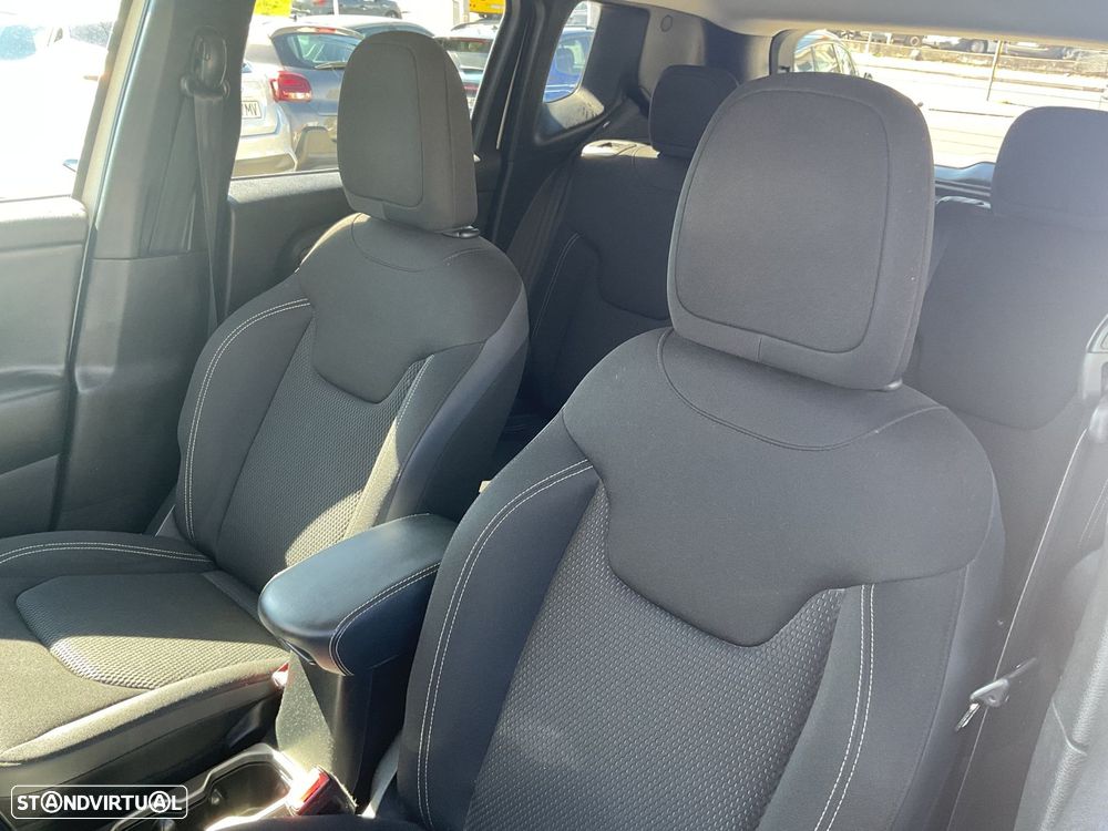 Jeep Renegade 1.6 MJD Limited - 29