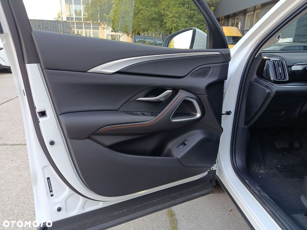 BYD Sealion 5 - 11