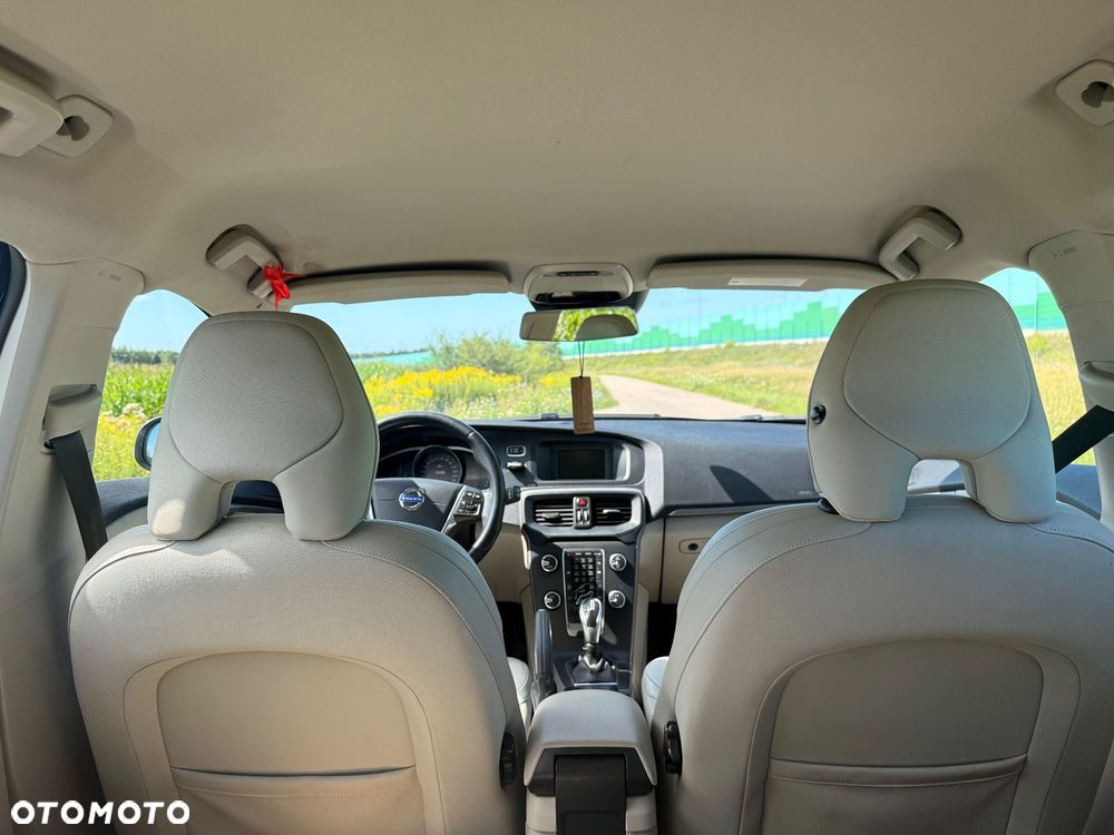 Volvo V40 D3 Momentum - 8