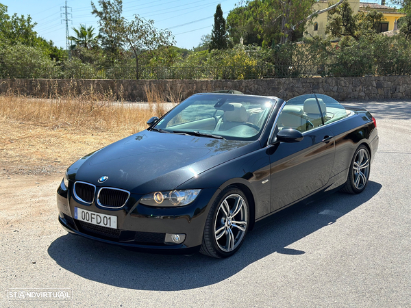 BMW 320 i Intense