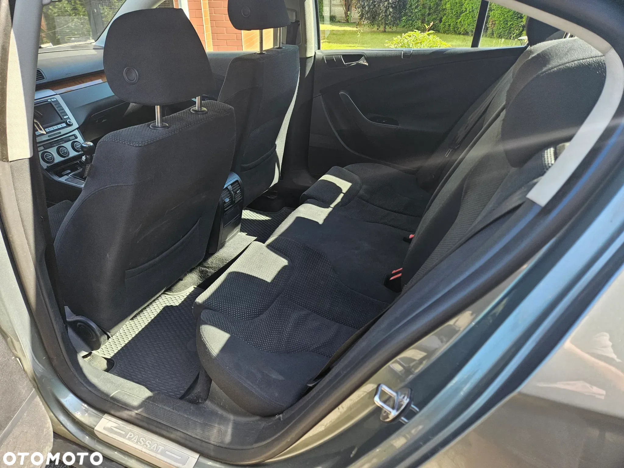 Volkswagen Passat 2.0 TDI Comfortline - 11