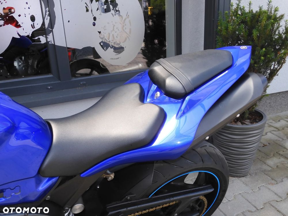 Yamaha R1 - 26
