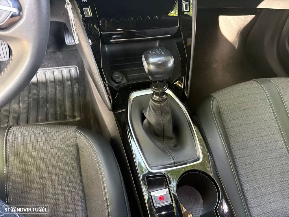 Peugeot 2008 1.2 PureTech Allure - 13