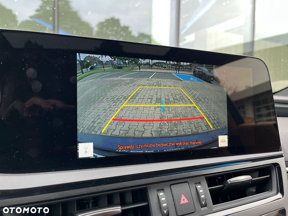 Lexus ES 300h Business Edition - 20