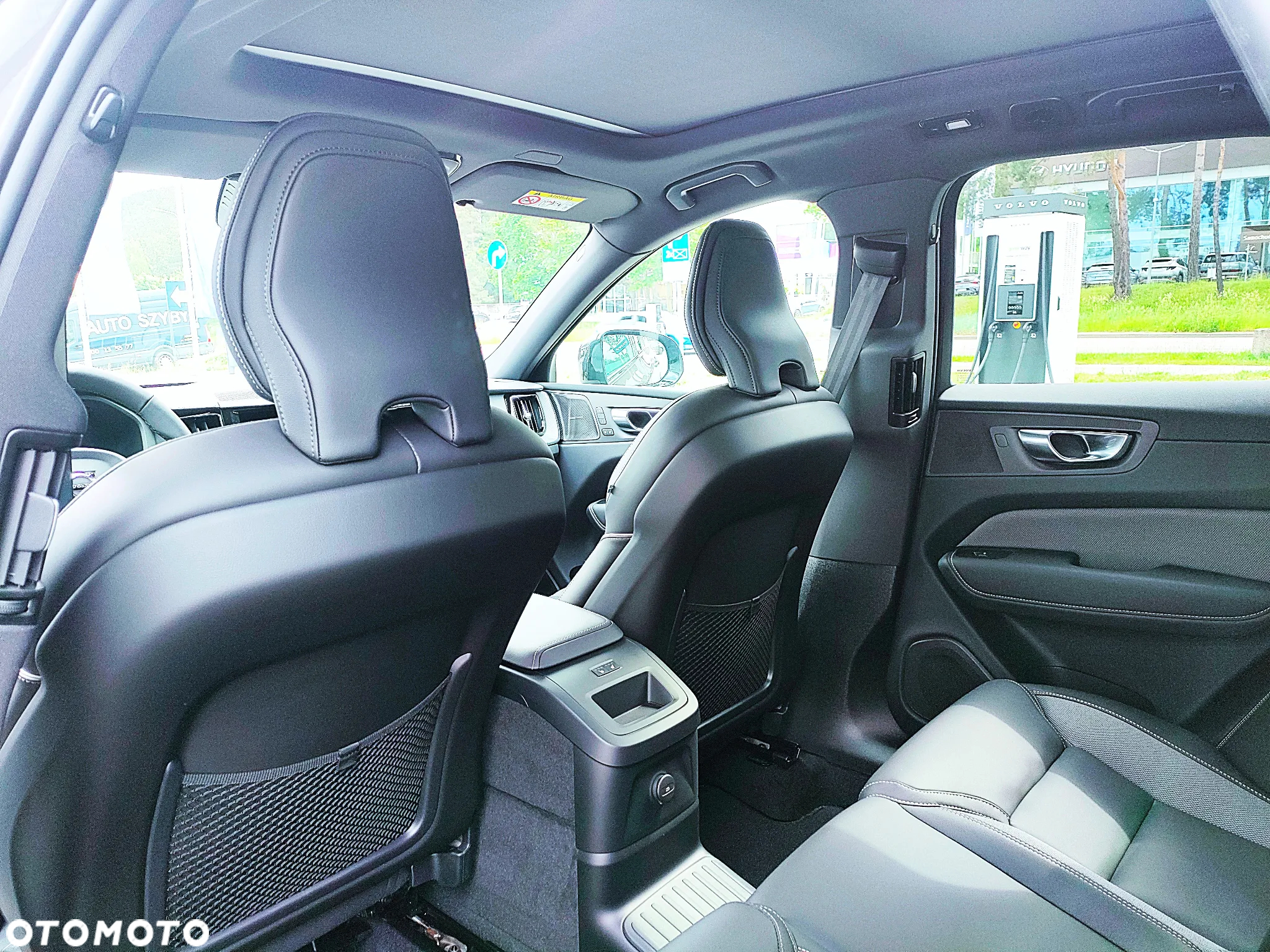 Volvo XC 60 T6 Plug-In Hybrid AWD Ultra Dark - 9