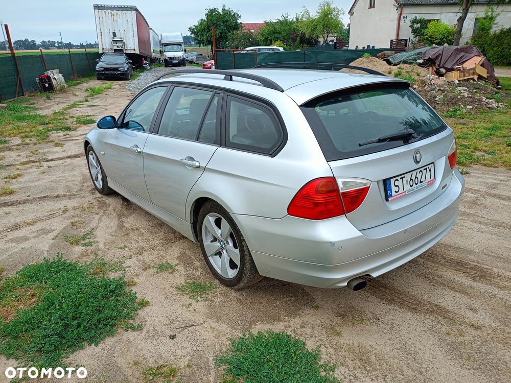 BMW Seria 3 318i - 5