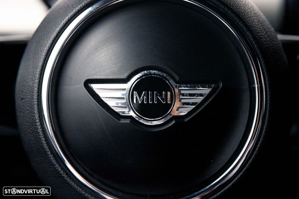 MINI 5 Portas Cooper D Auto - 27
