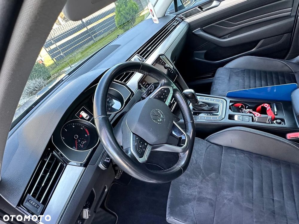 Volkswagen Passat 2.0 TDI SCR DSG Highline - 29