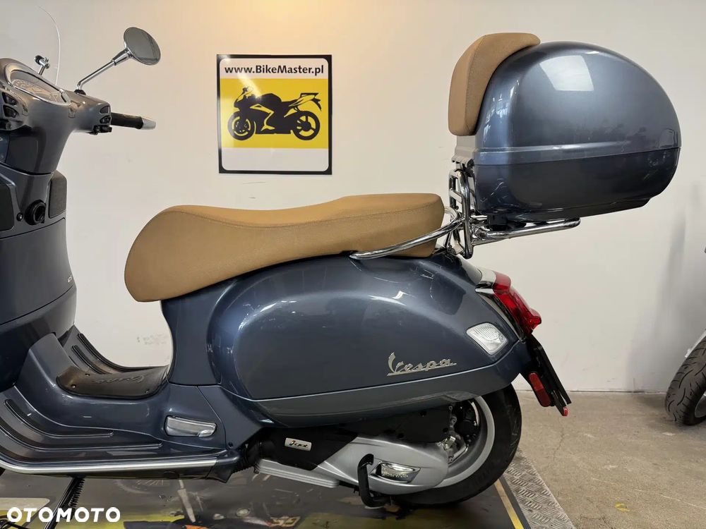 Piaggio Vespa - 25