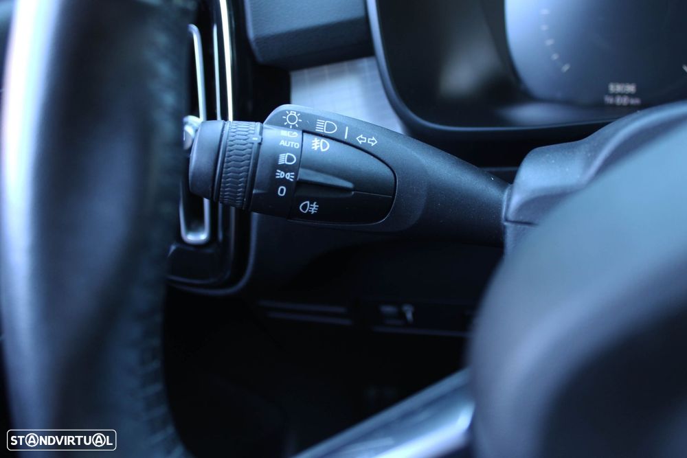 Volvo XC 40 1.5 T2 Momentum Core - 9