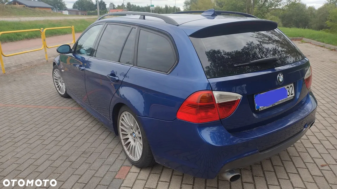 BMW Seria 3 318i Touring - 10