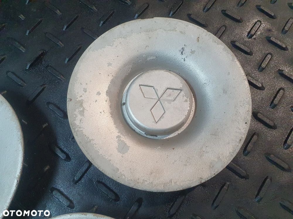 Dekielek Mitsubishi 155 mm Mitsubishi MB891190 POSIADAM 3 SZT - 4
