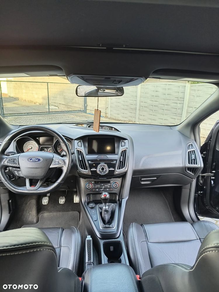 Ford Focus ST - 23