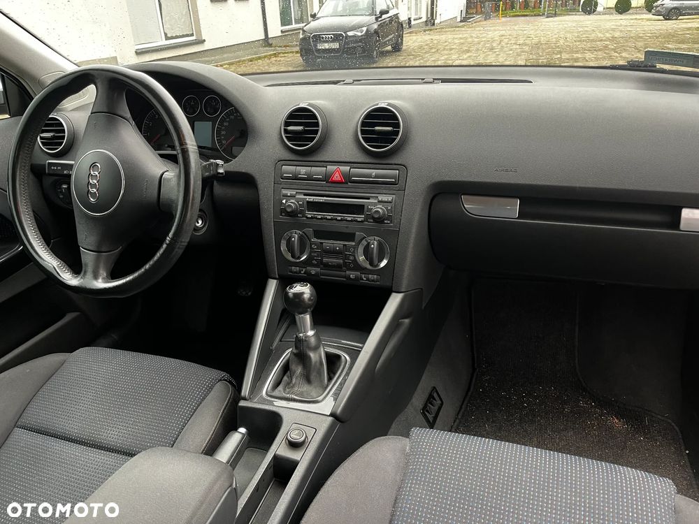Audi A3 3-drzwiowe 1.6 Attraction - 5