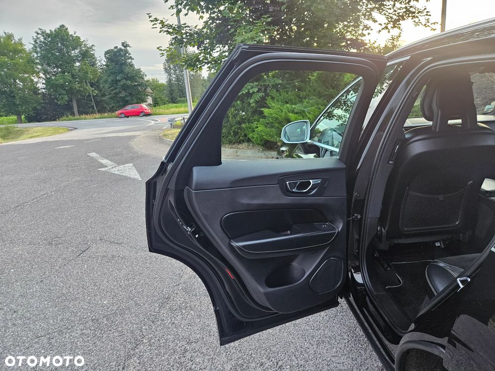 Volvo XC 60 D4 AWD Geartronic RDesign - 38