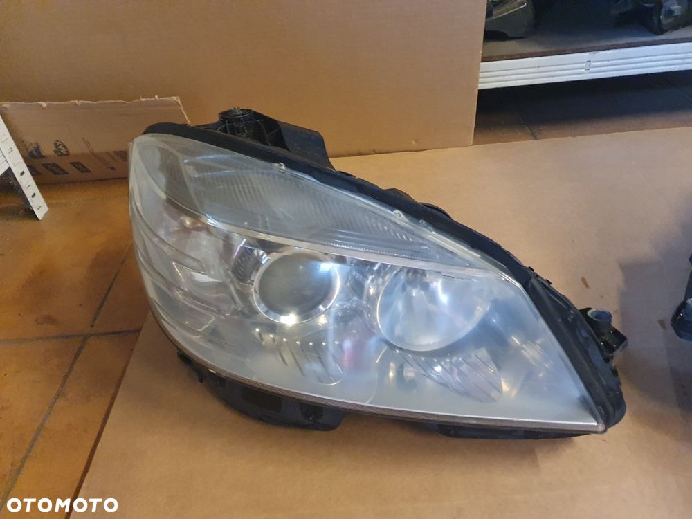 REFLEKTOR L/P MERCEDES C-KLASA W204 SOCZEWKA H7 - 2